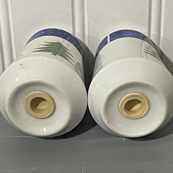 Royal Norfolk Christmas Salt and Pepper Shakers Snowman Christmas Tree Holiday - Picture 3 of 4